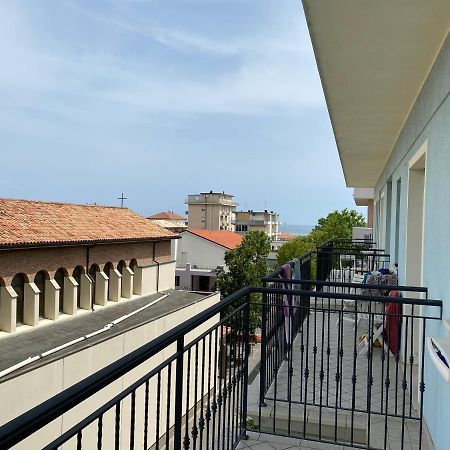 Hotel Capri Μπελάρια-Ιτζέα Μαρίνα Εξωτερικό φωτογραφία