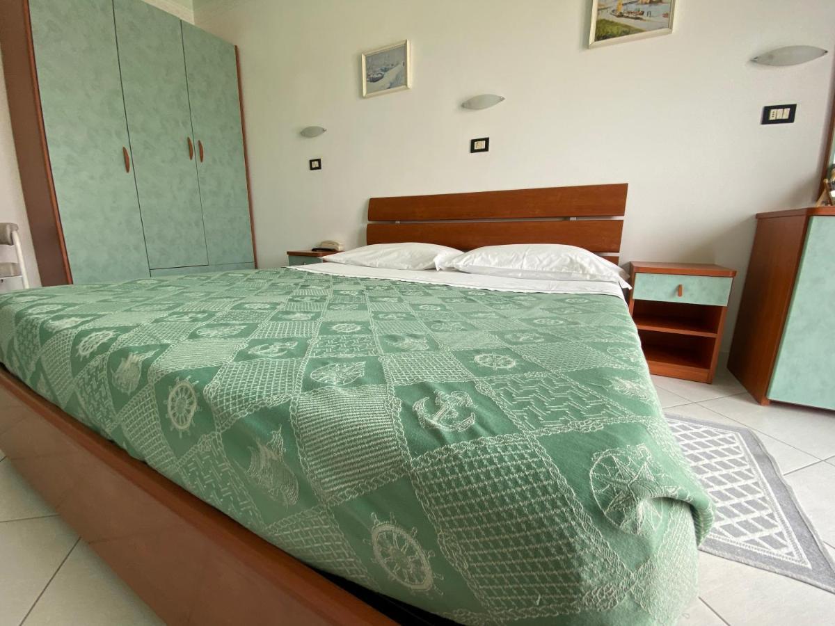 Hotel Capri Μπελάρια-Ιτζέα Μαρίνα Εξωτερικό φωτογραφία