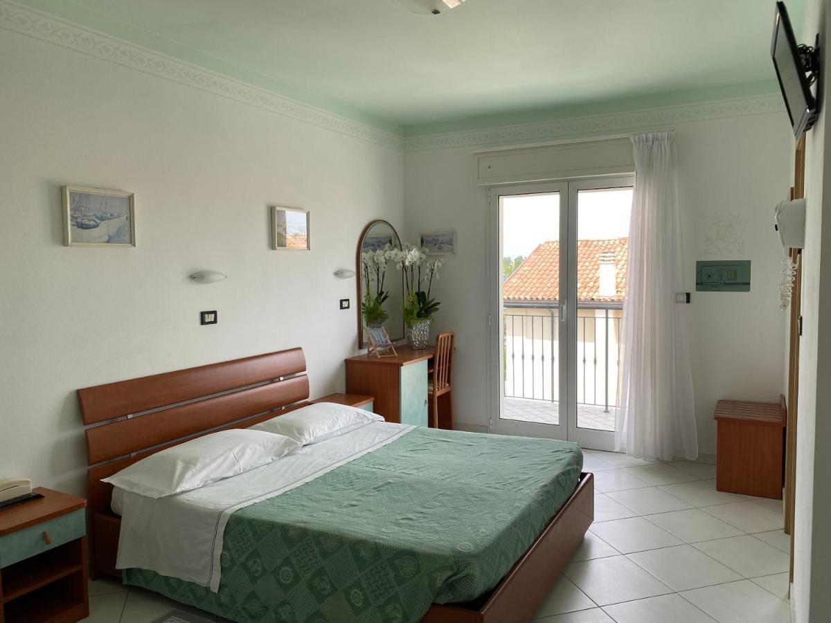 Hotel Capri Μπελάρια-Ιτζέα Μαρίνα Εξωτερικό φωτογραφία