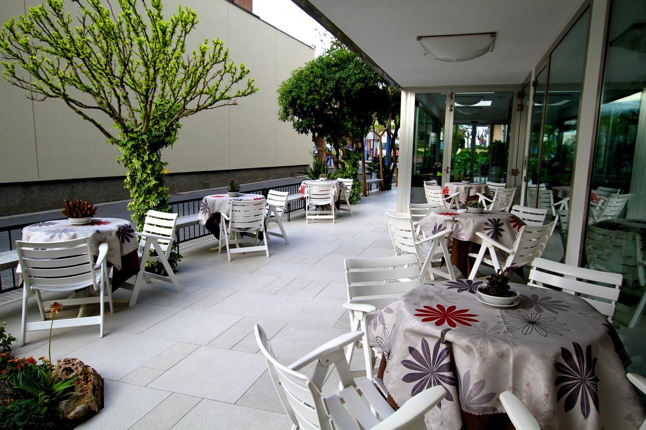 Hotel Capri Μπελάρια-Ιτζέα Μαρίνα Εξωτερικό φωτογραφία