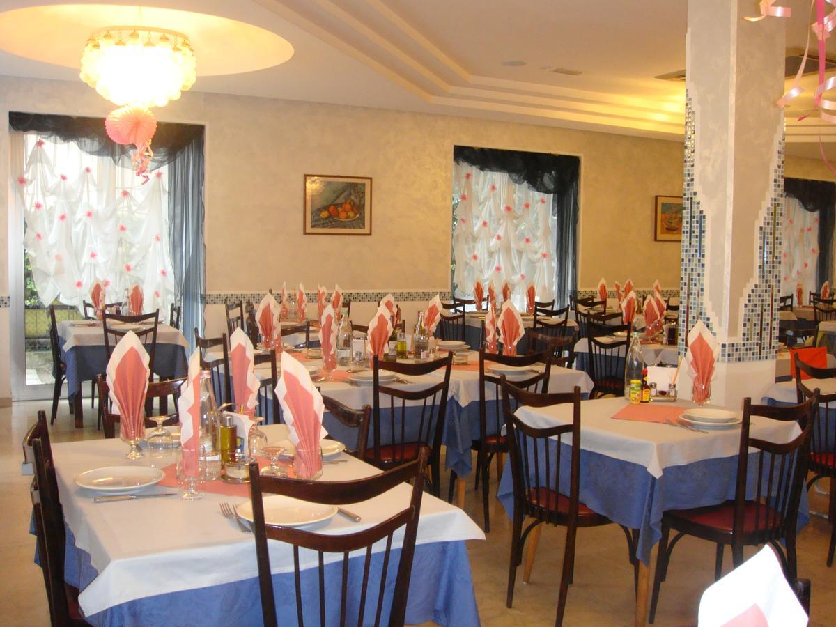 Hotel Capri Μπελάρια-Ιτζέα Μαρίνα Εξωτερικό φωτογραφία